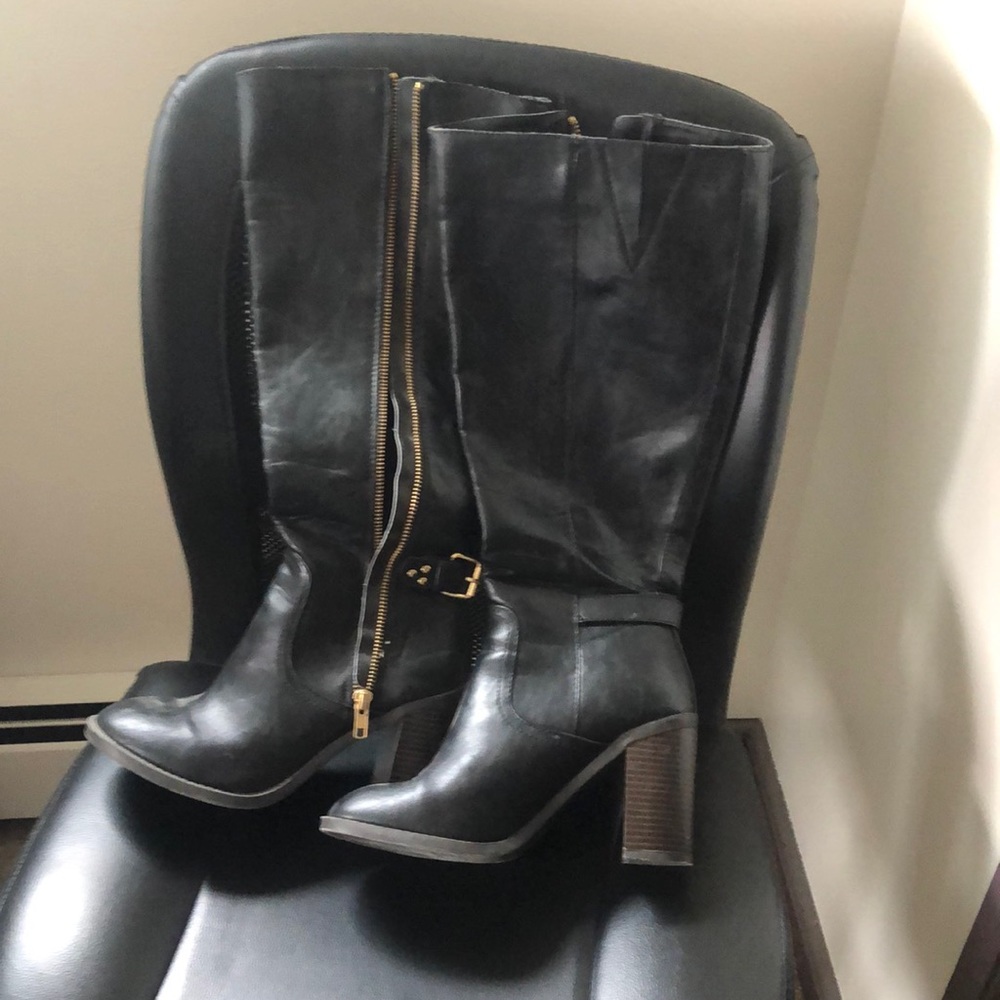 EUC woman’s calf boots Sz 7 med